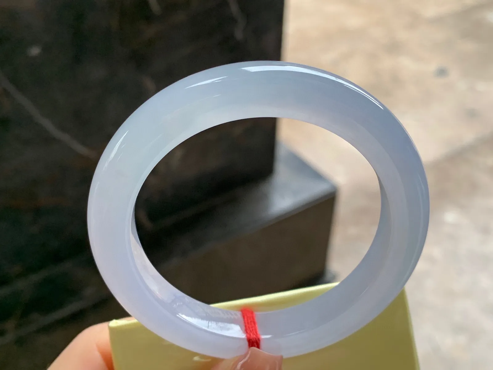 冰种手镯
尺寸：56.5-10.5-9.8mm
种好 小清新上手好看 推荐