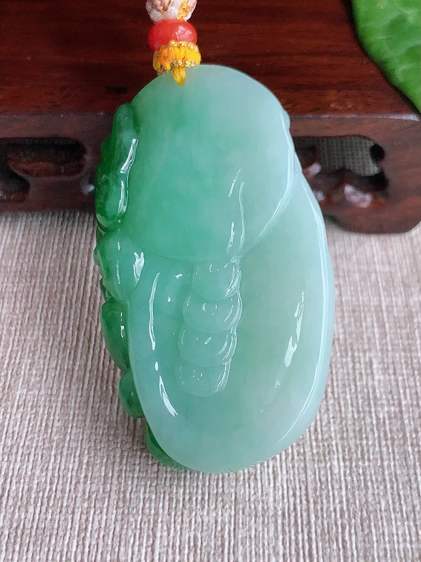 缅甸a货翡翠ddj老坑冰种飘绿财神爷吊坠 整体51.6×31.2×12.6mm 45.26