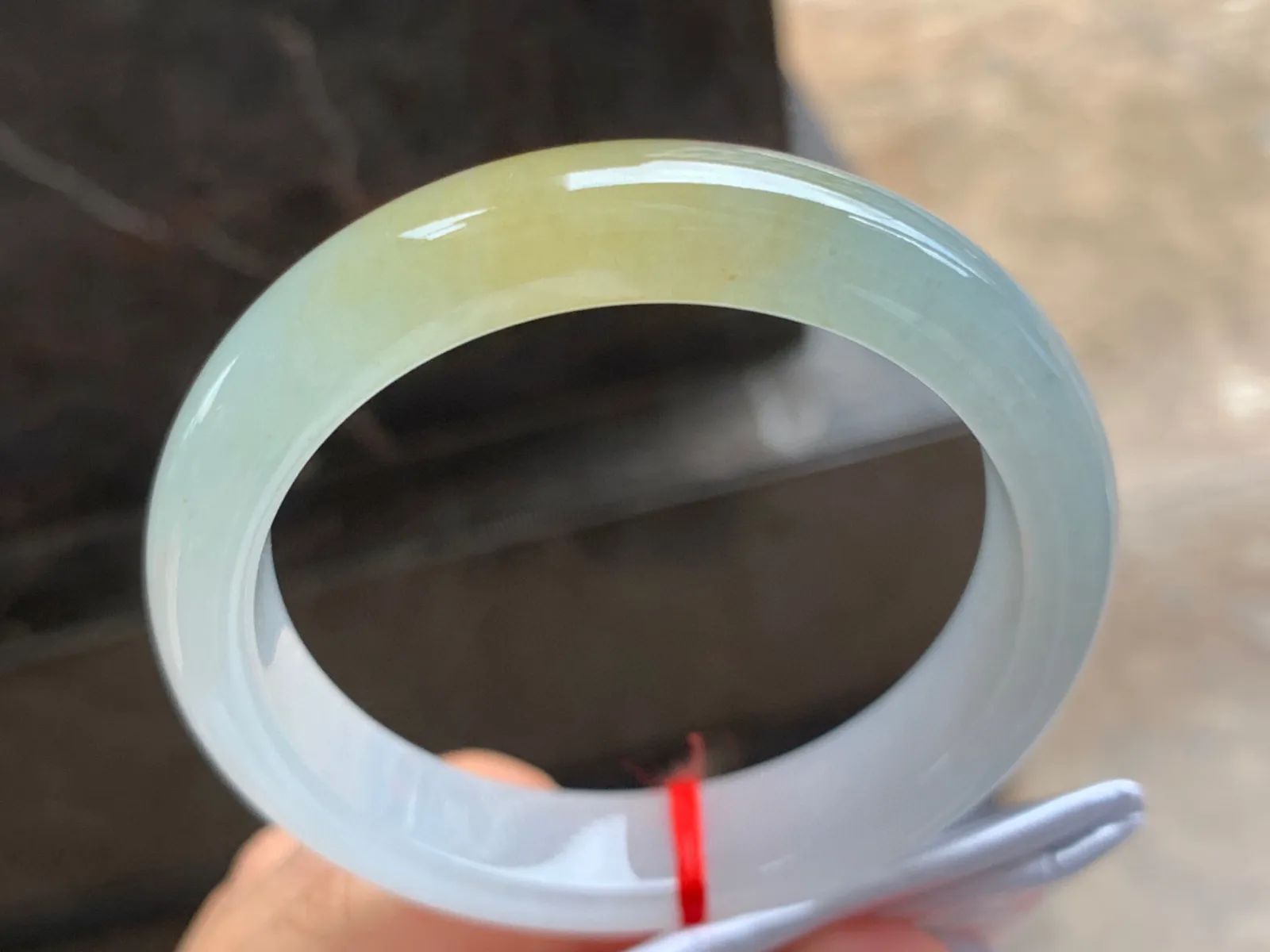 56-12.5-8mm
冰黄翡手镯 种好水润 颜色漂亮