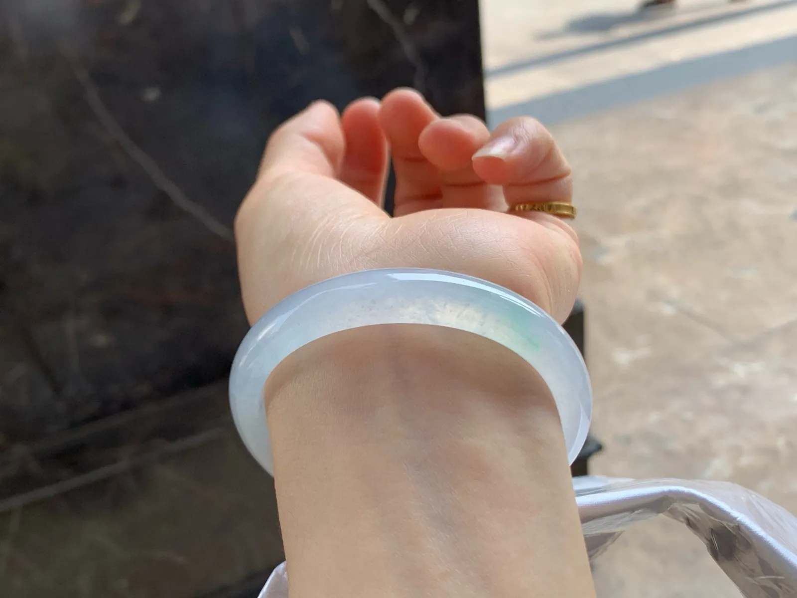 尺寸55/11/6.6，冰种贵妃手镯
水润细腻 冰透