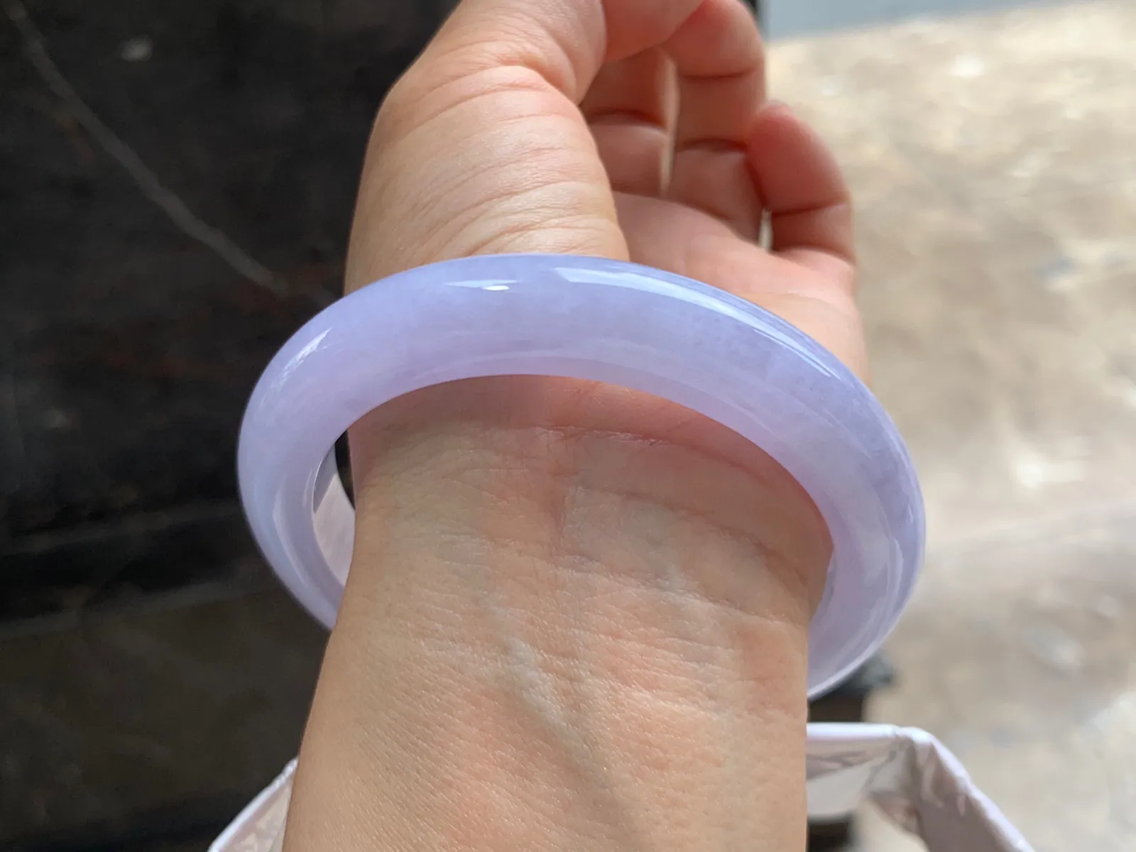 60.5-12-9.5mm
紫罗兰手镯 颜色浓郁 大圈口