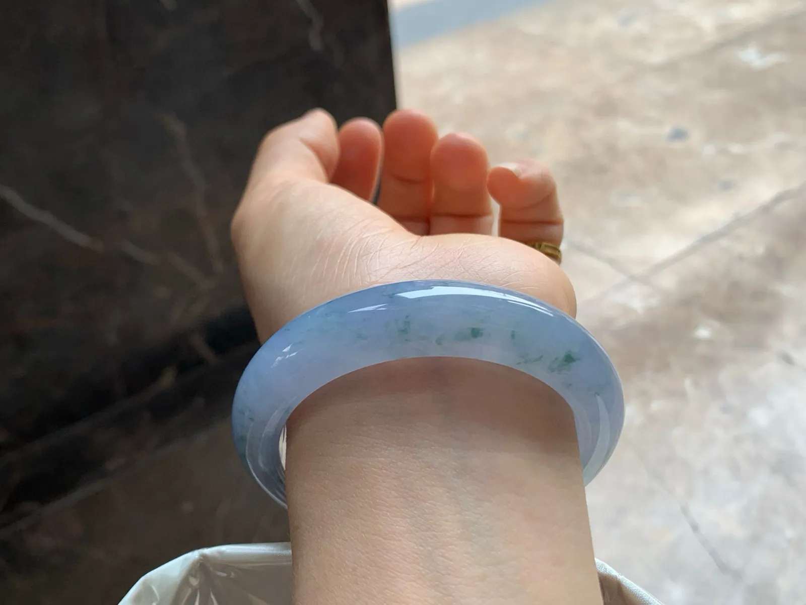 尺寸56.8/13.3/9.7，紫罗兰飘花手镯
水润细腻 种老