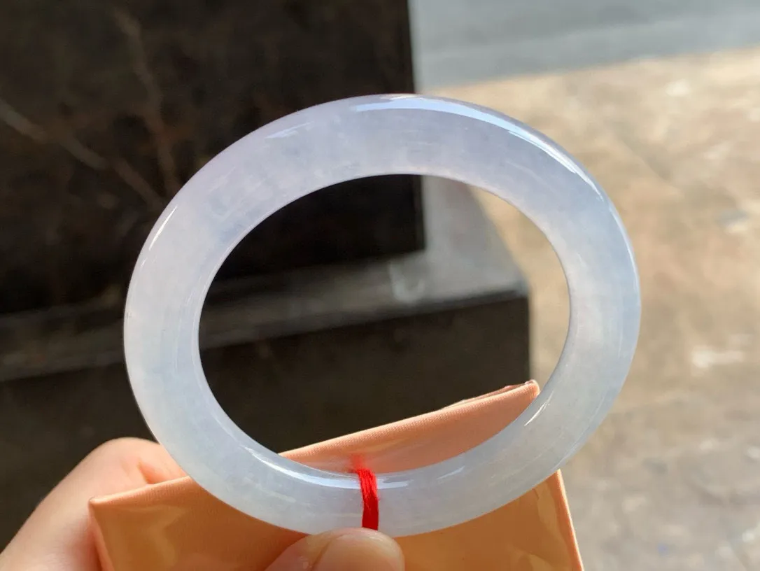 尺寸54.2/10， 冰种圆条手镯
水润细腻，冰透