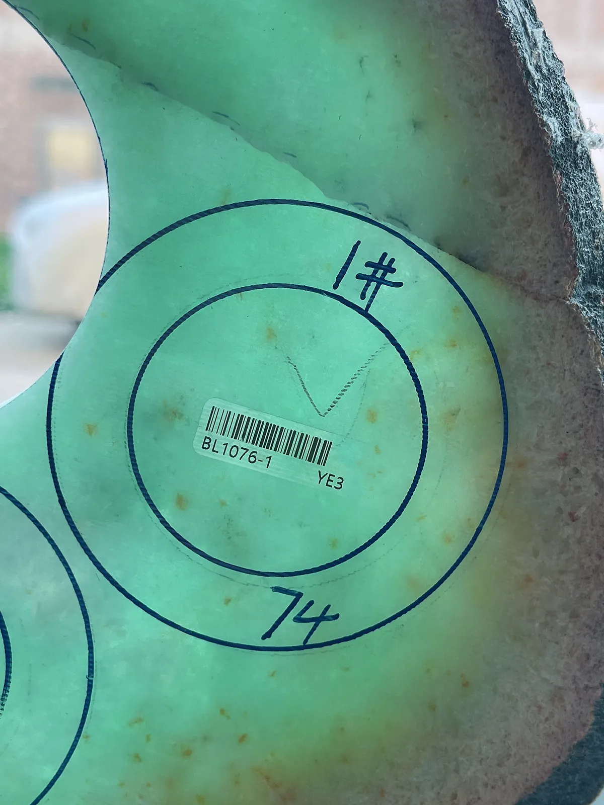 翡翠板料，⭕️正圈最大做58，圆条最大做54
