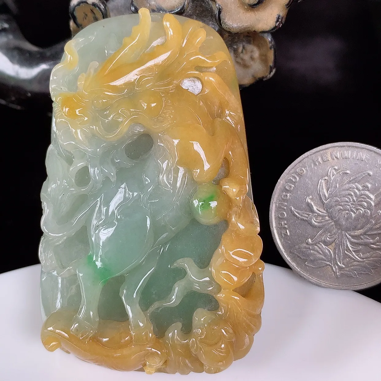 自然光实拍，厚装冰润冰糯种黄翡翡翠龙马吊坠 龙马精神，精雕龙腾盛世、龙牌吊坠，种水好，雕工立体精致，佩戴霸气时尚！#46.10