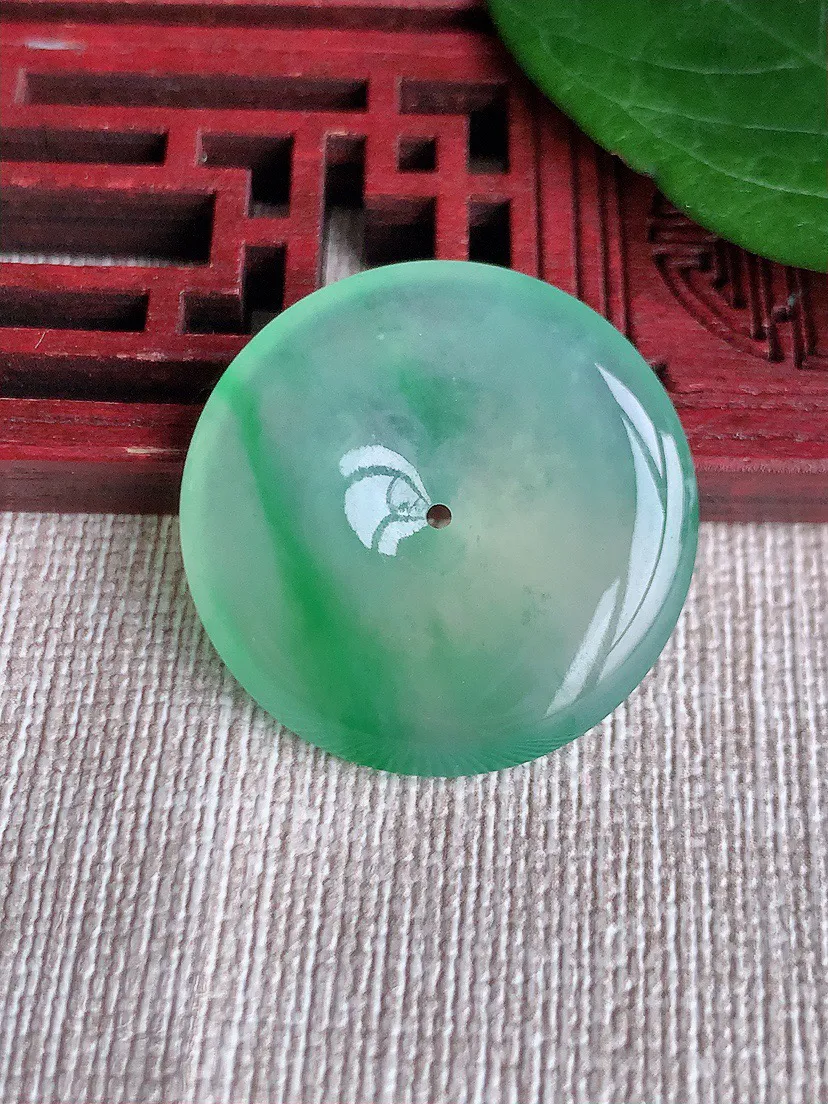 缅甸a货翡翠ddj老坑冰种飘绿平安扣吊坠 整体27.4×4.8mm 8.08