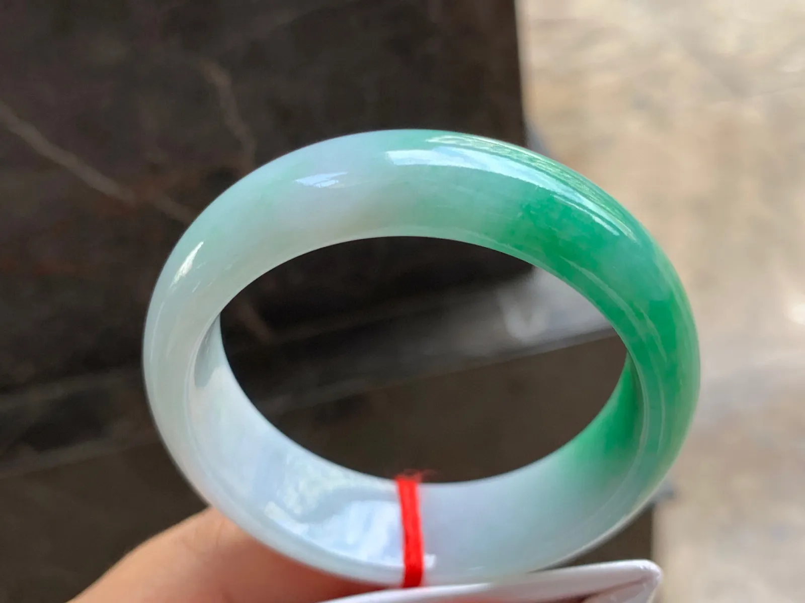 55-17.5-8mm
带色手镯 底子细腻干净 颜色浓郁 宽版轮胎条形
