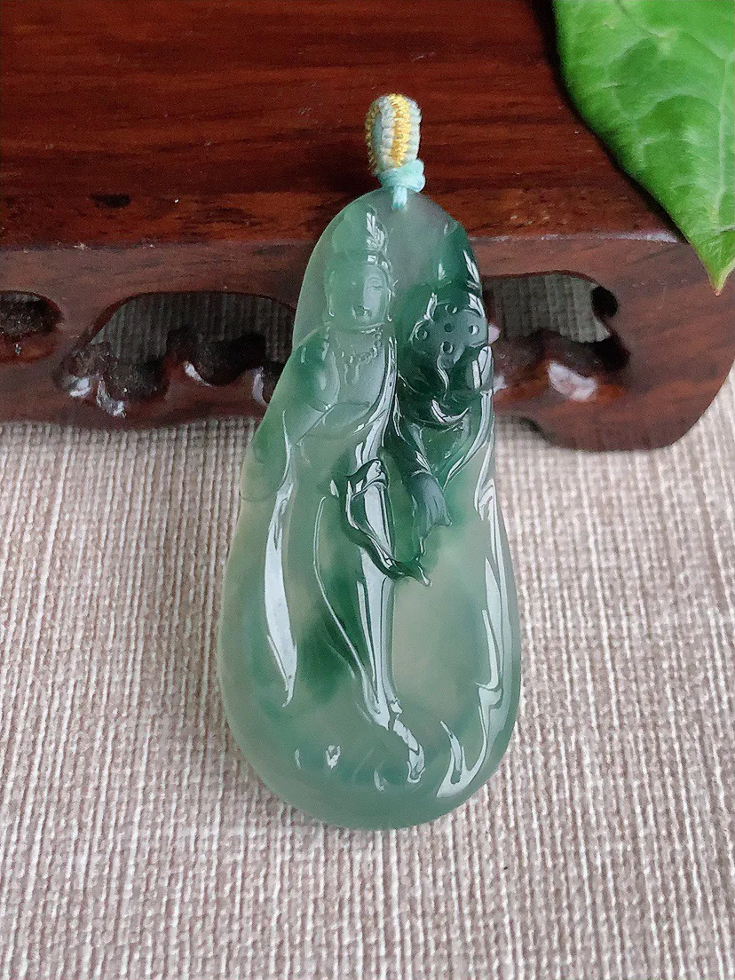 缅甸a货翡翠ddj老坑冰种飘花大势至菩萨吊坠 整体47×22×4mm 8.40