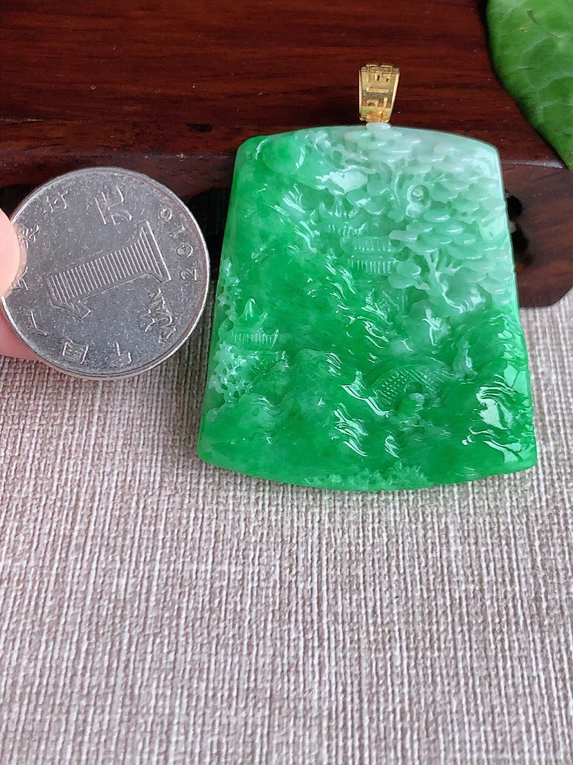 缅甸a货翡翠ddj老坑冰种18K金扣头飘阳绿意境山水牌吊坠 整体42×39.2×5.5mm 19.28