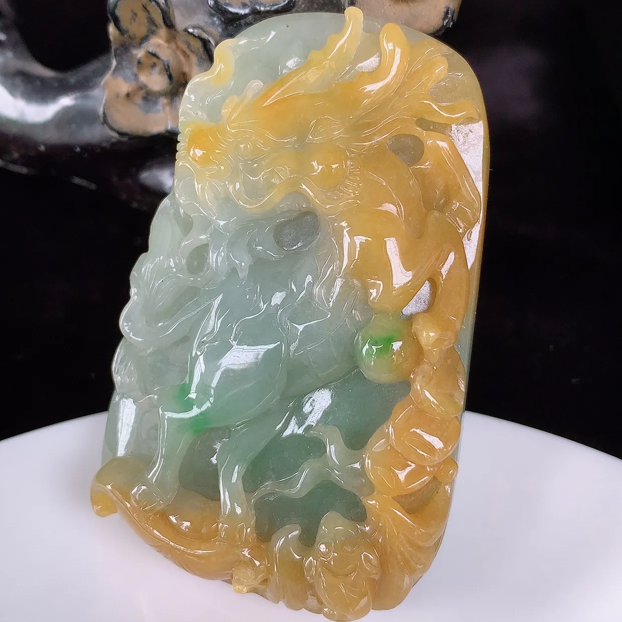 自然光实拍，厚装冰润冰糯种黄翡翡翠龙马吊坠 龙马精神，精雕龙腾盛世、龙牌吊坠，种水好，雕工立体精致，佩戴霸气时尚！#46.10