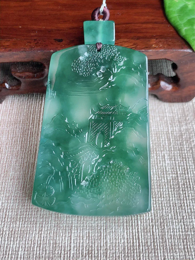 缅甸a货翡翠ddj老坑冰种飘花意境山水牌吊坠 整体52.3×34×7.7mm 38.94