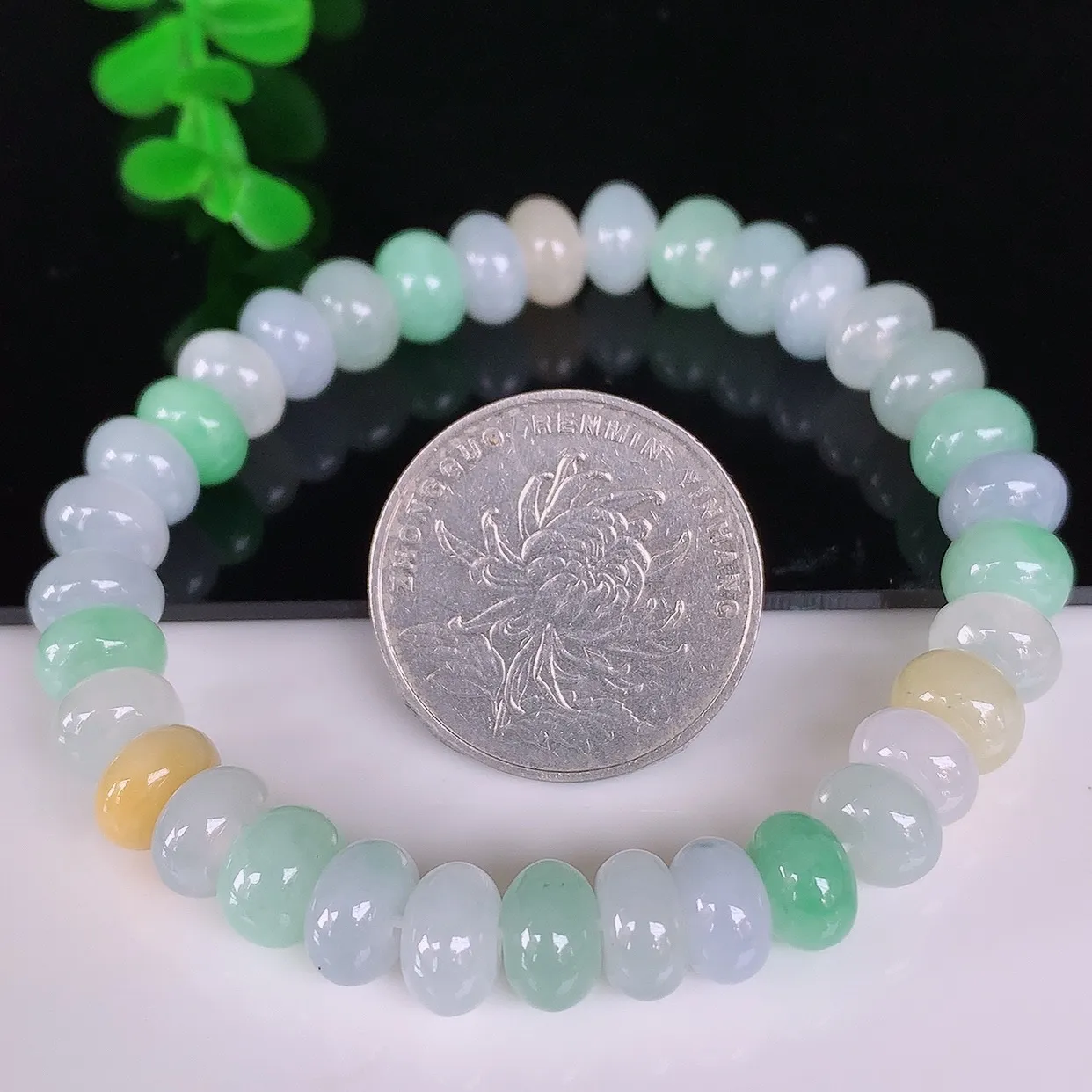 自然光实拍，冰润冰糯种多彩算盘珠翡翠手串手链，种老水足，冰清玉润  颜色漂亮  #46.10取一尺寸8.5*5.5mm