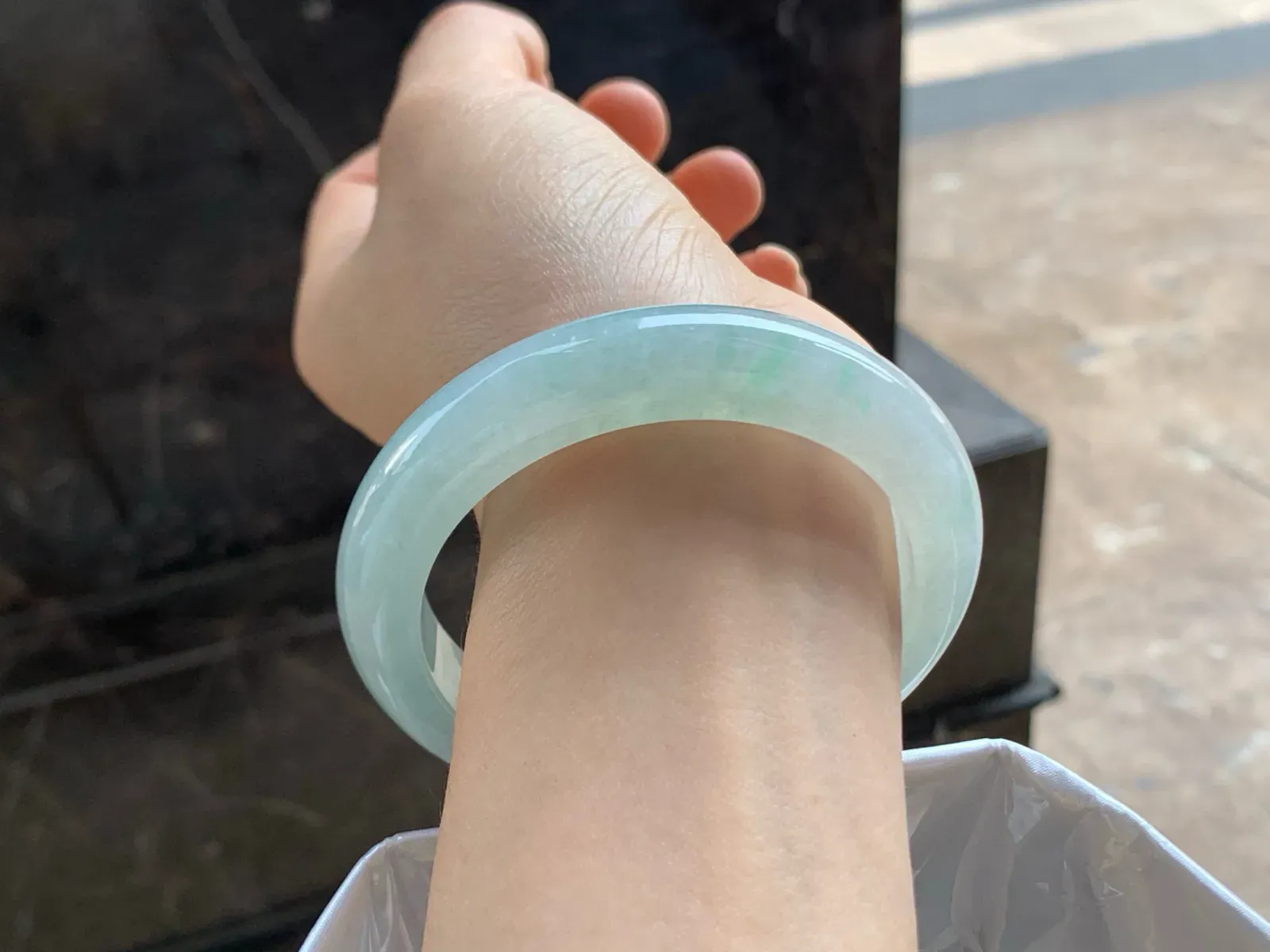 尺寸57.3/12.4/9.4，冰种手镯
水润细腻