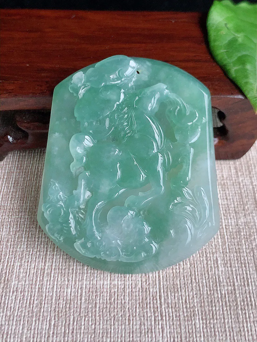 缅甸a货翡翠ddj老坑冰种晴底生肖马吊坠 整体52.7×45.2×5.6mm 28.72