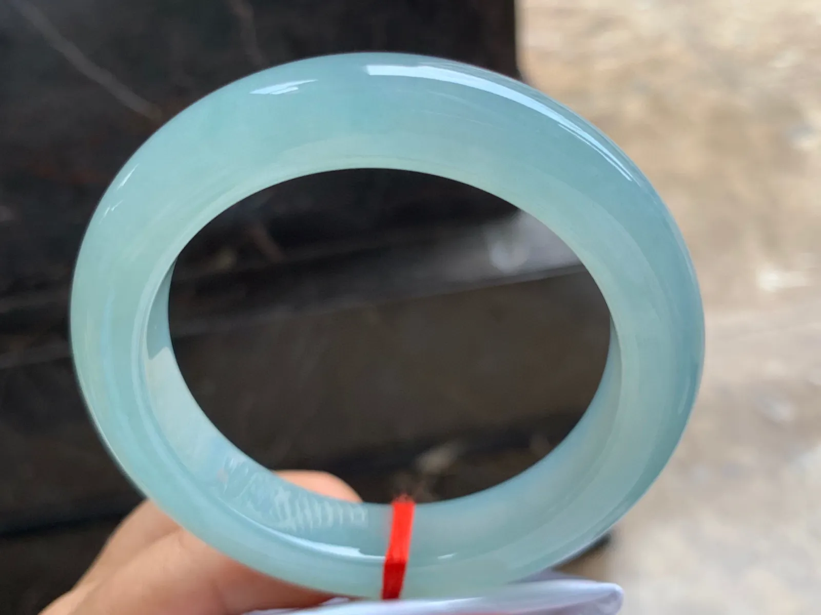 60-13-11mm
冰种晴水手镯 冰透胶润 条形优秀 大圈口