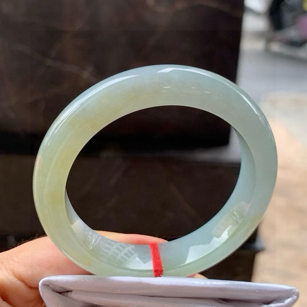 尺寸55/13/9，冰种黄翡手镯
水润细腻