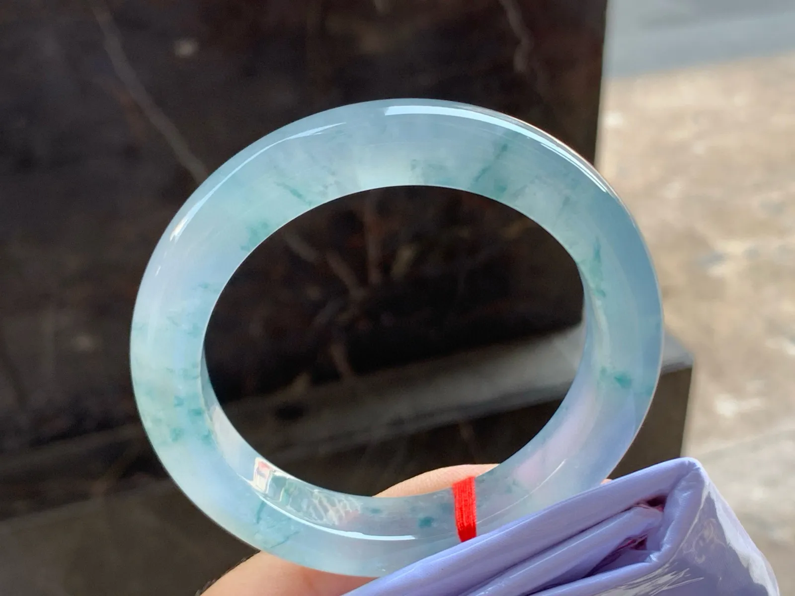 尺寸56.1/11.8/9.7，冰飘花手镯
水润细腻 起光  清新甜美