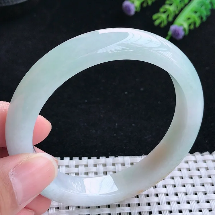 自然光57.6圈口老坑精美温润双彩黄翡手镯翡翠玉镯尺寸57.6/12.1/8.5