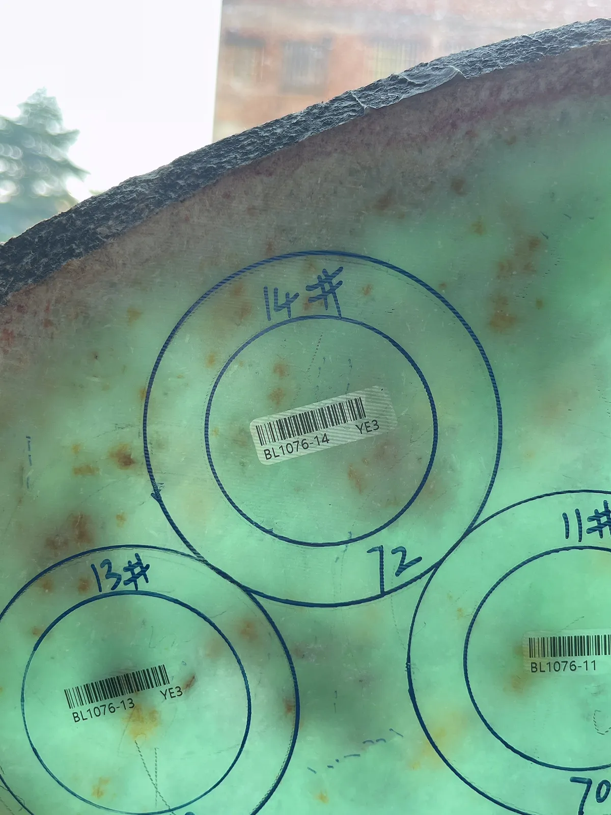 翡翠板料，⭕️正圈最大做56，圆条最大做52