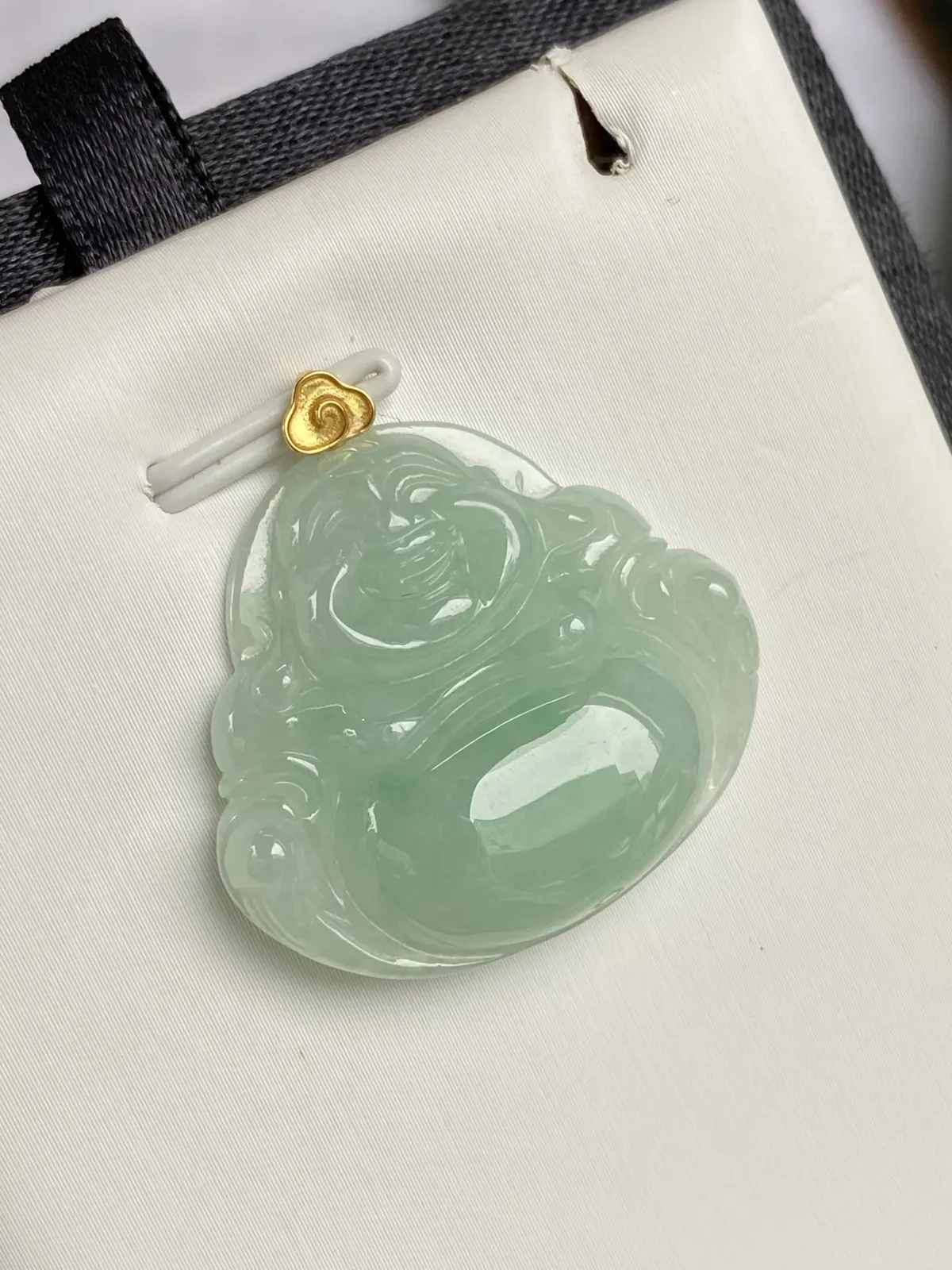 推荐【果绿佛公】无纹裂，水润，亲和开脸，笑容可掬，水水润润，品相佳，护佑佳品，超值哦～～28.9*28*5.5
