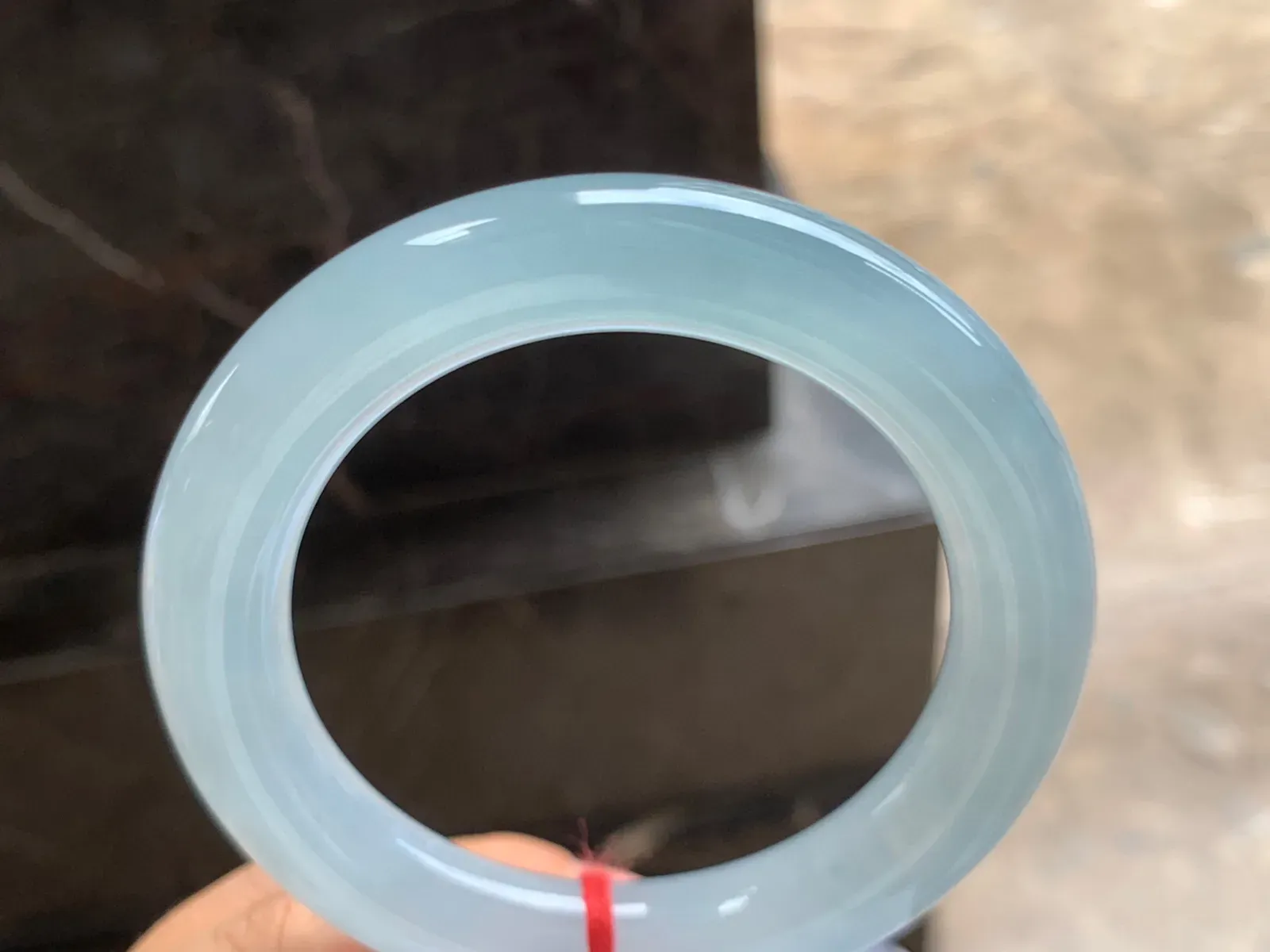 58.5-12mm
冰种淡晴底圆条手镯 水润冰透 葡萄肉质地 条形优秀