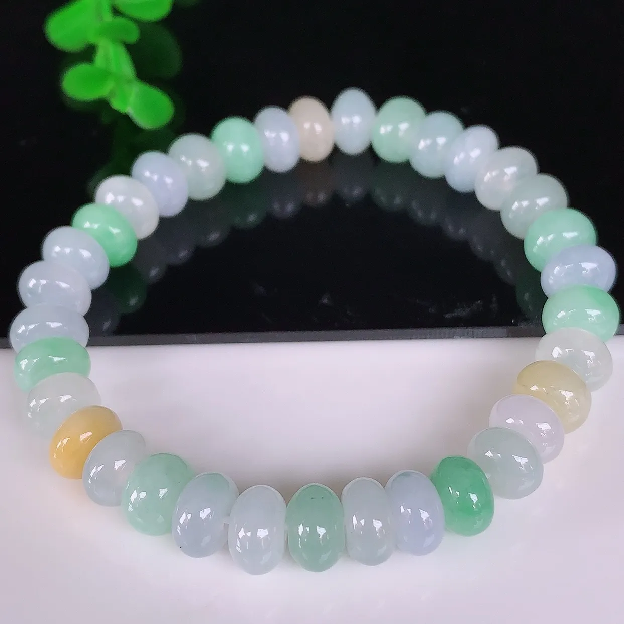 自然光实拍，冰润冰糯种多彩算盘珠翡翠手串手链，种老水足，冰清玉润  颜色漂亮  #46.10取一尺寸8.5*5.5mm