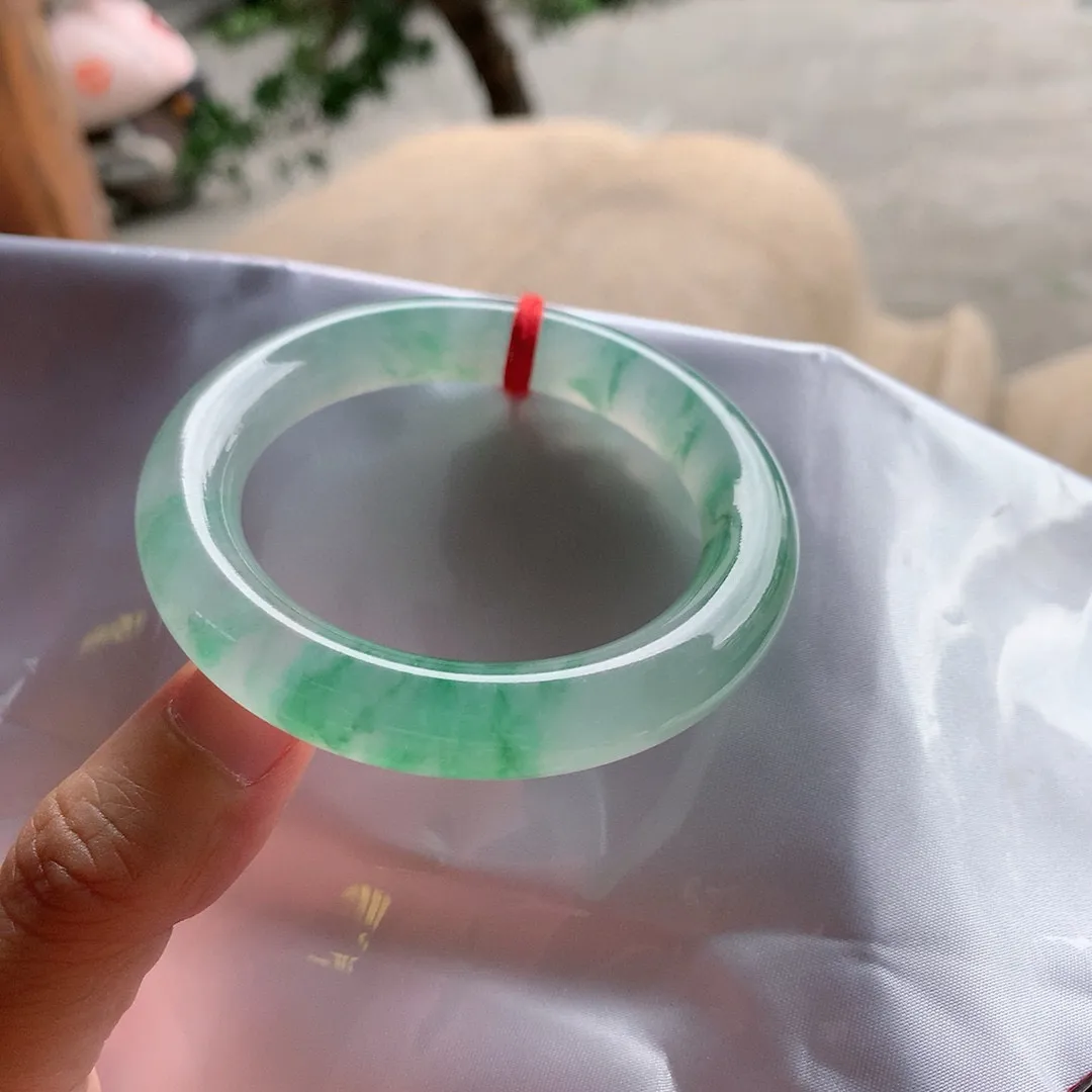 正圈冰玻绿花 无瑕 尺寸:51.4/10.9. 花美 种水好