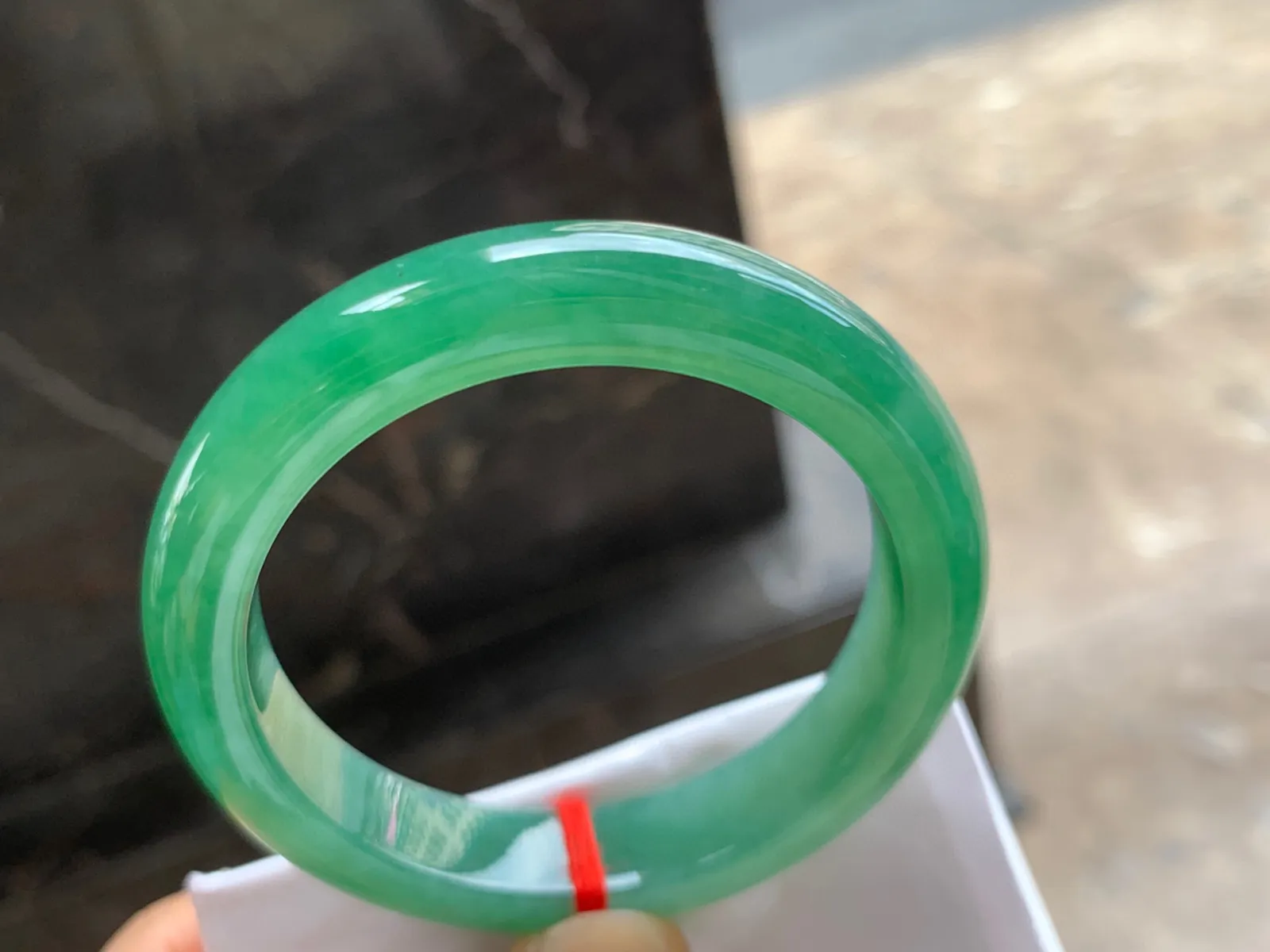 52-11.5-8.5mm
满色手镯 底子细腻 色满均匀