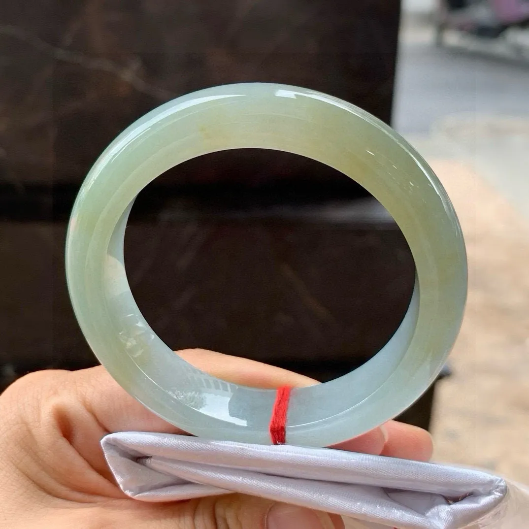 尺寸55/13/9，冰种黄翡手镯
水润细腻
