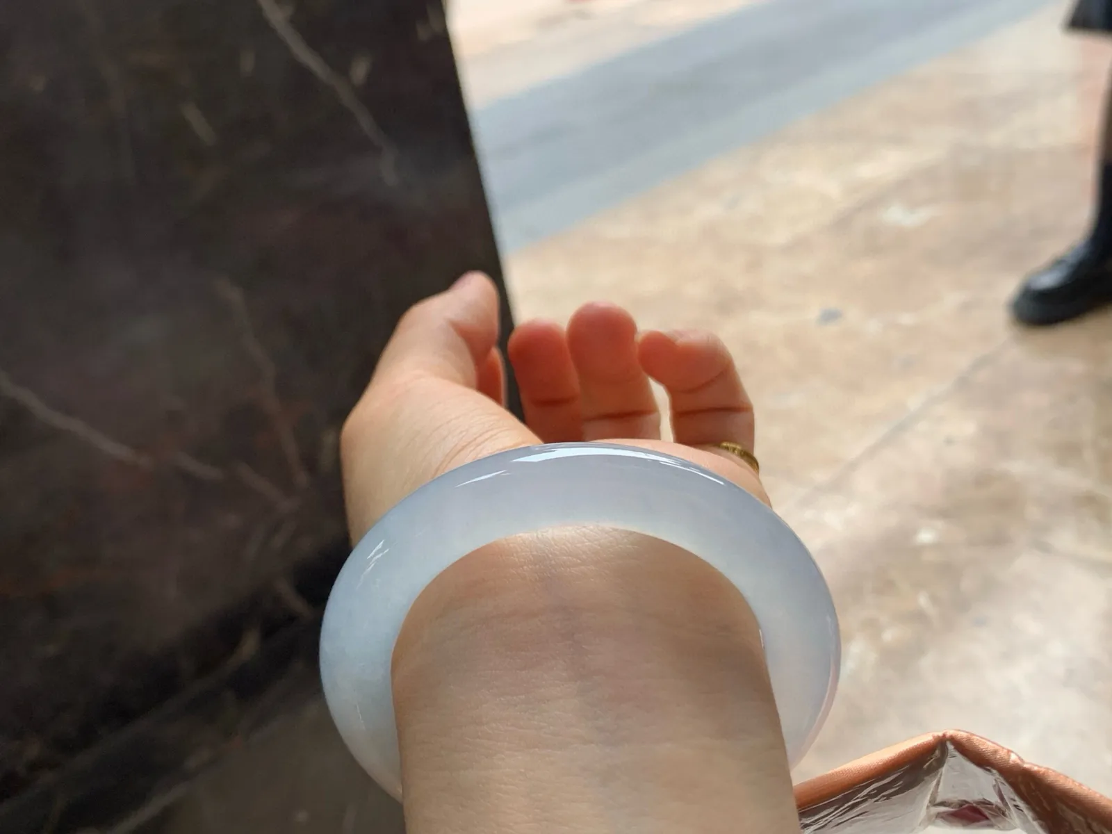 尺寸55.1/11.3，冰圆条手镯
水润细腻 种老