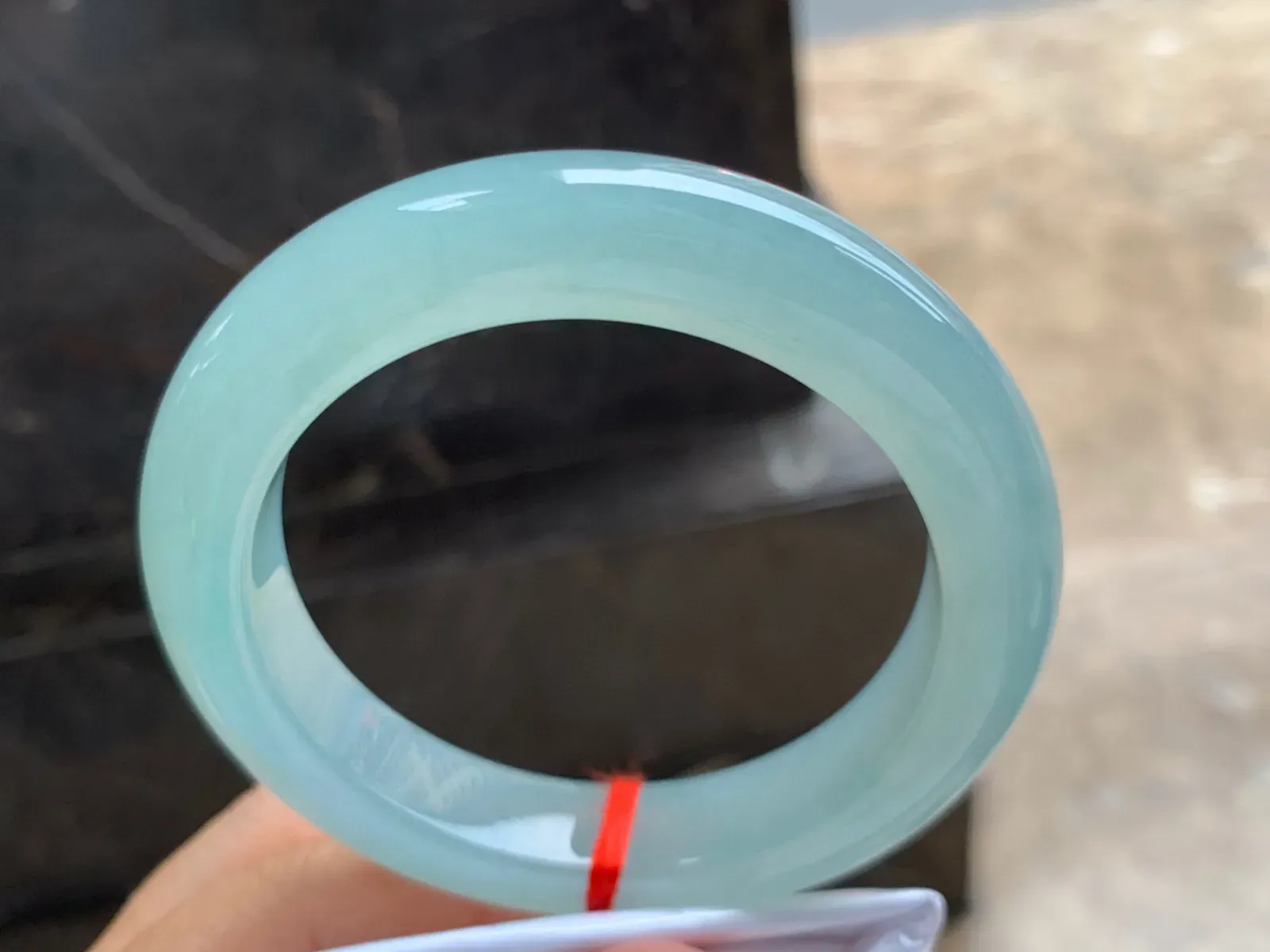 60-13-11mm
冰种晴水手镯 冰透胶润 条形优秀 大圈口