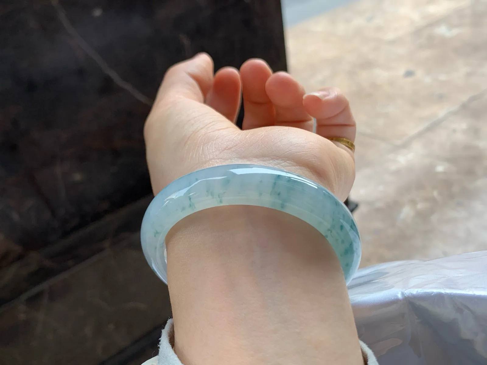 尺寸54.6/12.4/7.9，冰飘花手镯
水润细腻 清新甜美