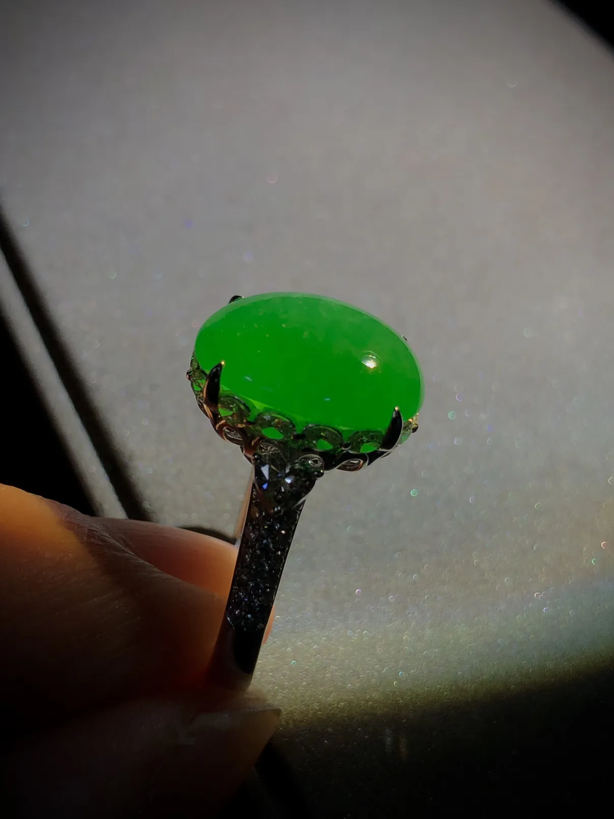 绿戒指，裸石14.5-11.2-6.5mm，
14#，18K金，。。