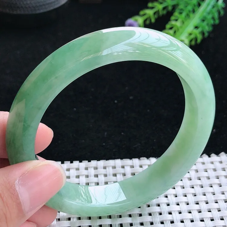 自然光60.2大圈口老坑精美冰润起胶满绿手镯翡翠玉镯尺寸60.2/12.8/9