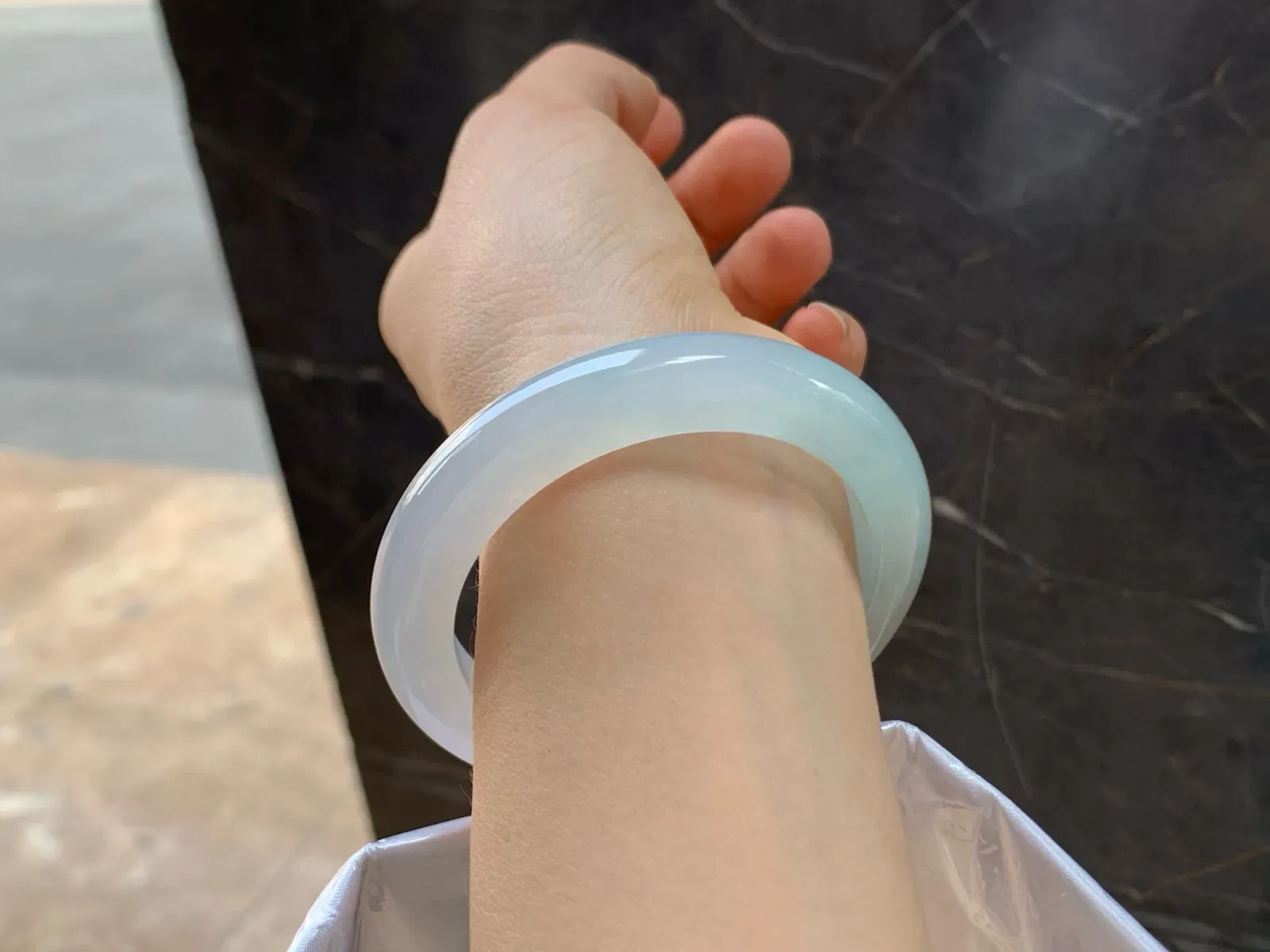 尺寸54.6/10.7/9.4，冰种手镯
水润细腻 上手漂亮