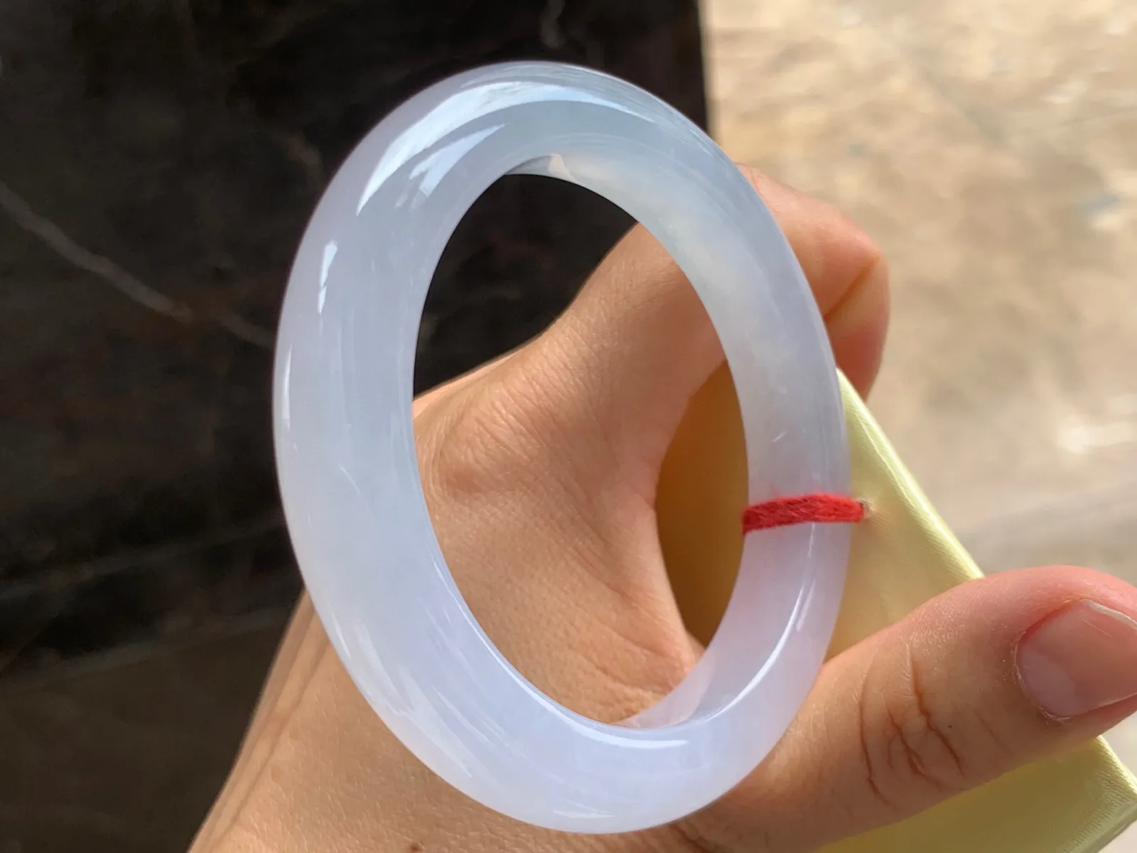 56.5-10.5-10mm
冰紫手镯 水润冰透 胶感满满 纯净无暇