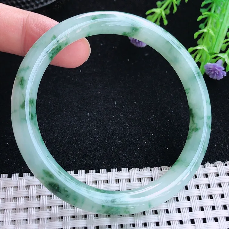 自然光57.3圈口老坑冰润起胶飘花圆条手镯翡翠玉镯尺寸57.3/8.2/8