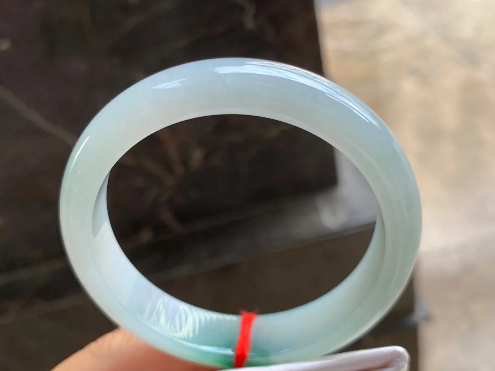 58-13.5-8mm
飘花手镯 底子细腻干净 水润绿花