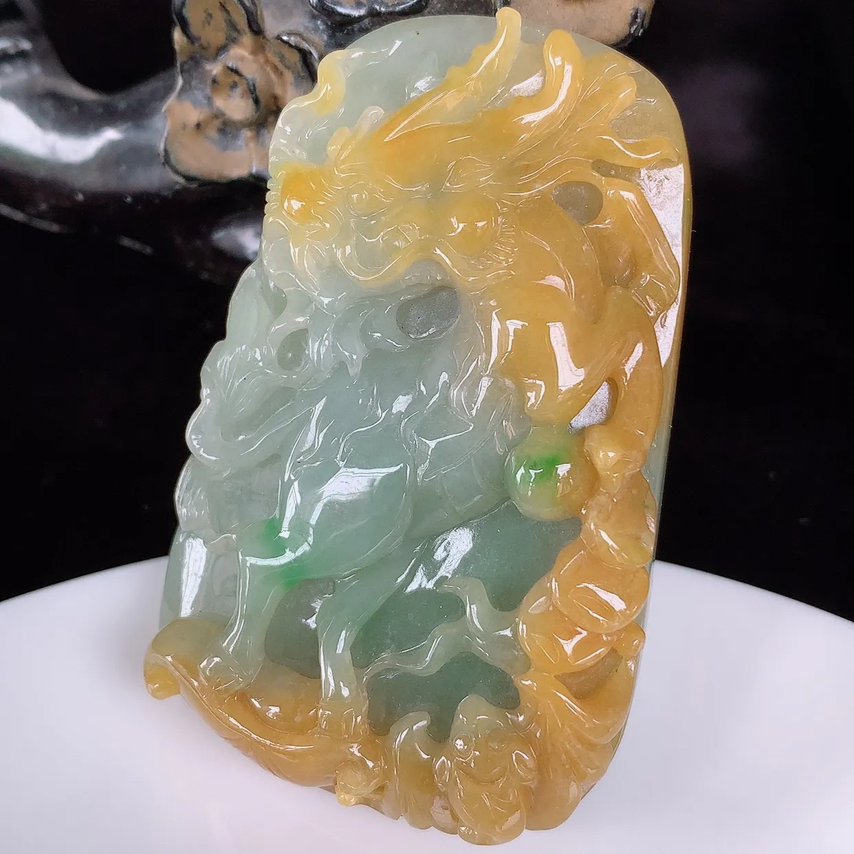 自然光实拍，厚装冰润冰糯种黄翡翡翠龙马吊坠 龙马精神，精雕龙腾盛世、龙牌吊坠，种水好，雕工立体精致，佩戴霸气时尚！#46.10
