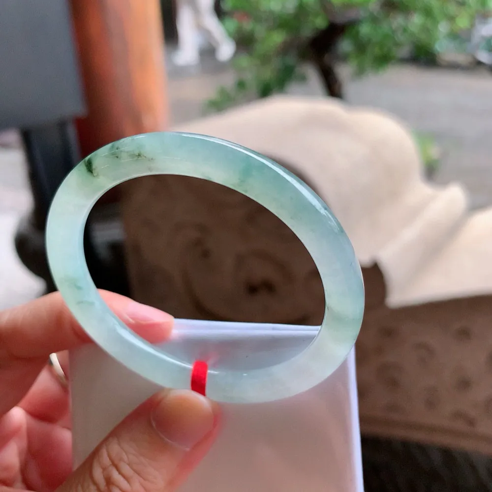 圆条高冰飘花 无瑕 尺寸:51.1/6.9 花美 种水好🥰🥰