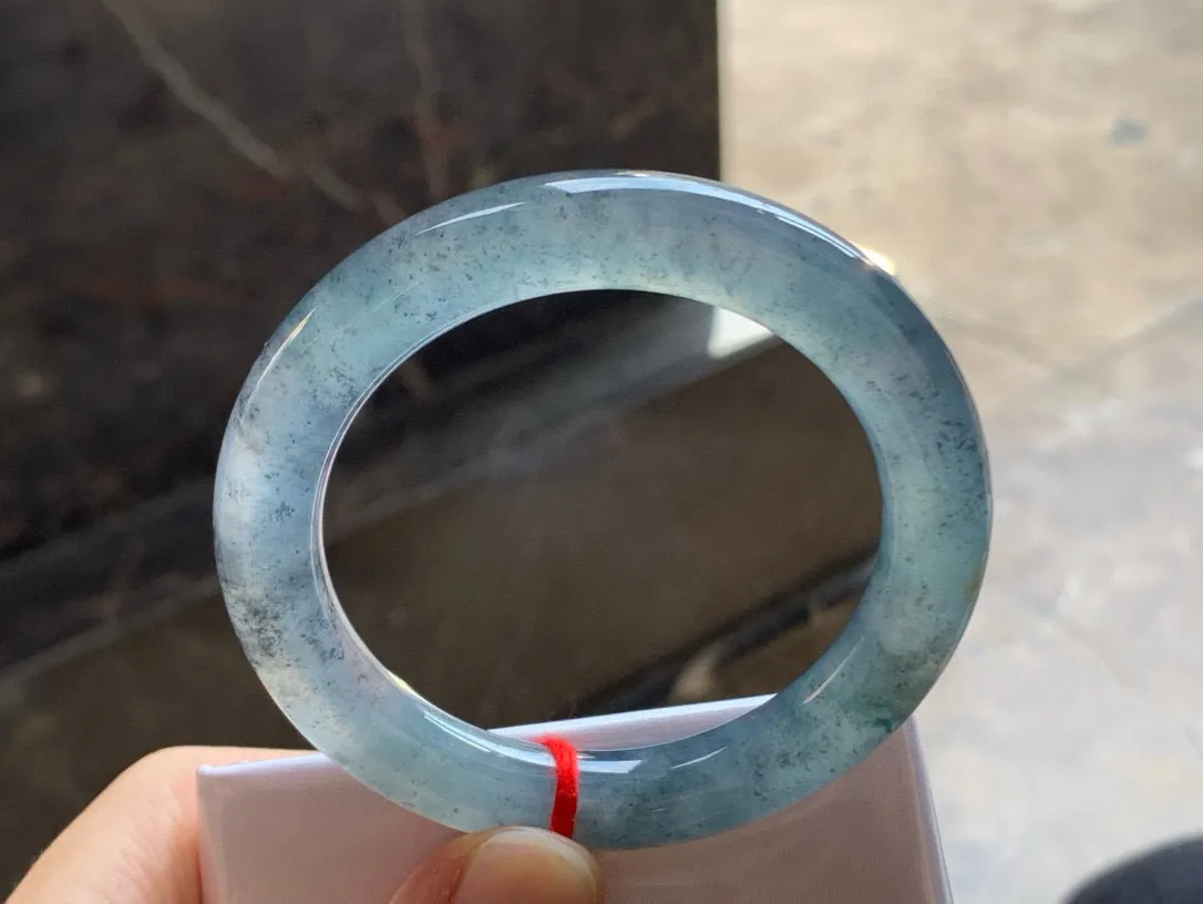 尺寸56.6/11.5，冰种圆条手镯 
 水润细腻 老种老色