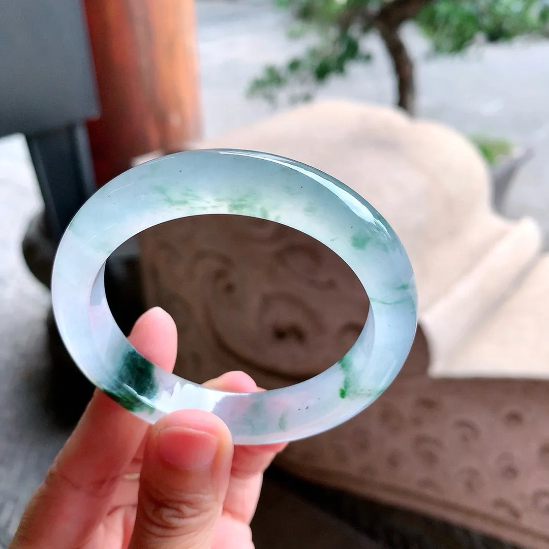 正圈冰玻飘花 无瑕 尺寸:55.9/12.5/8.6花美 种水好