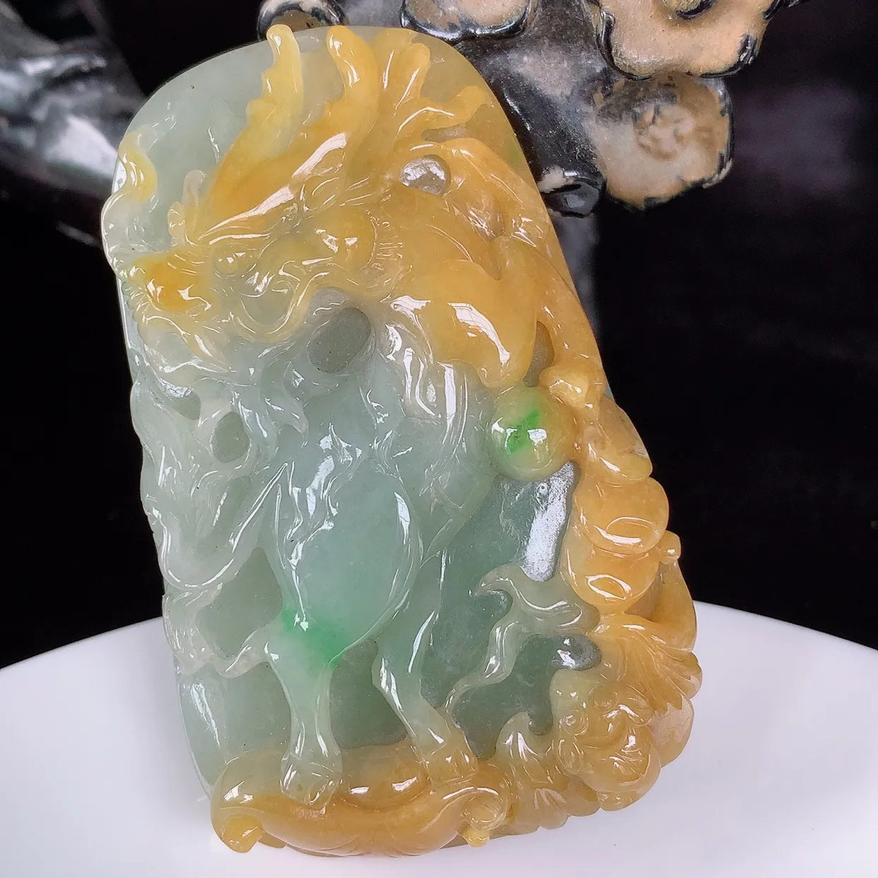 自然光实拍，厚装冰润冰糯种黄翡翡翠龙马吊坠 龙马精神，精雕龙腾盛世、龙牌吊坠，种水好，雕工立体精致，佩戴霸气时尚！#46.10