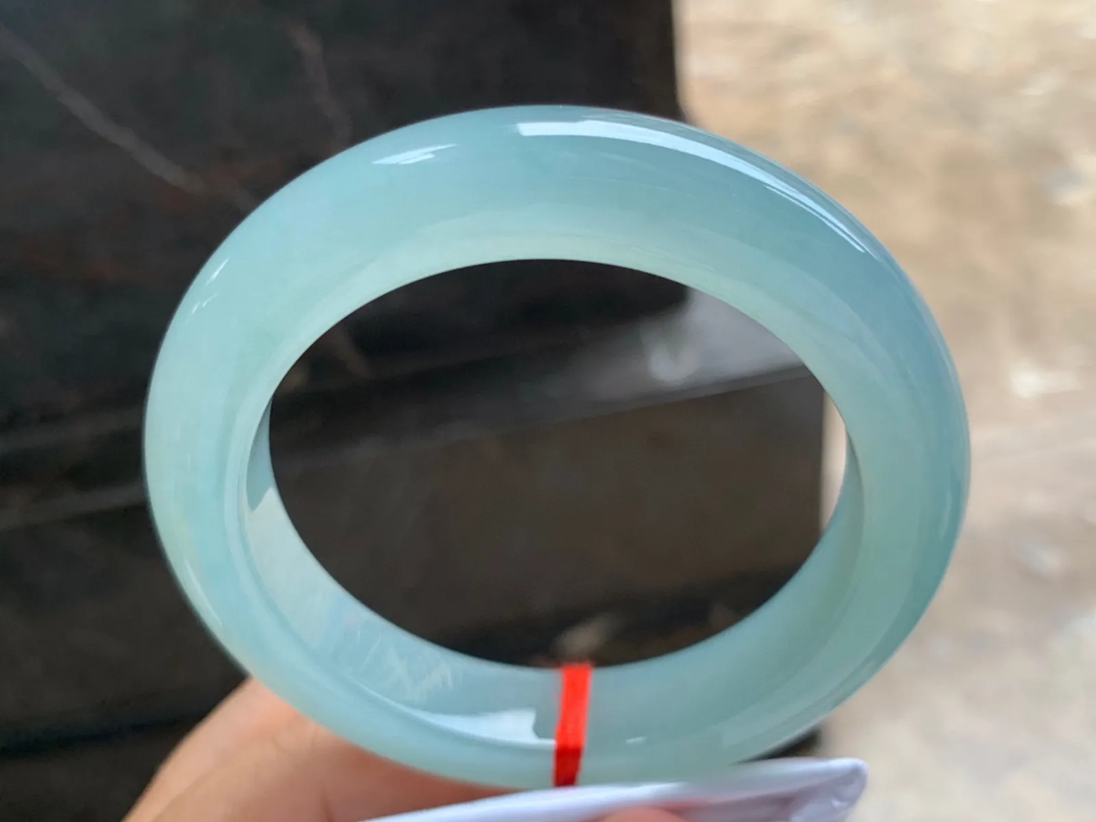 60-13-11mm
冰种晴水手镯 冰透胶润 条形优秀 大圈口