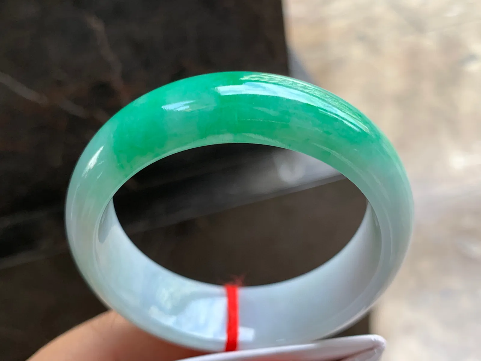 55-17.5-8mm
带色手镯 底子细腻干净 颜色浓郁 宽版轮胎条形