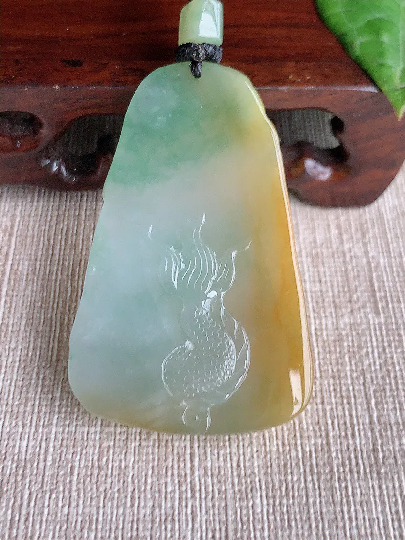 缅甸a货翡翠ddj老坑冰种黄翡飘花龙牌望子成龙吊坠 整体49.5×31.6×9.5mm 31.32