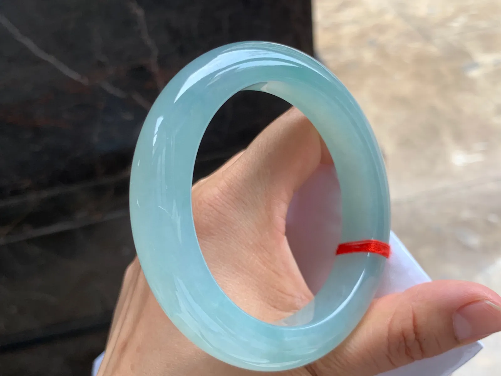 60-13-11mm
冰种晴水手镯 冰透胶润 条形优秀 大圈口