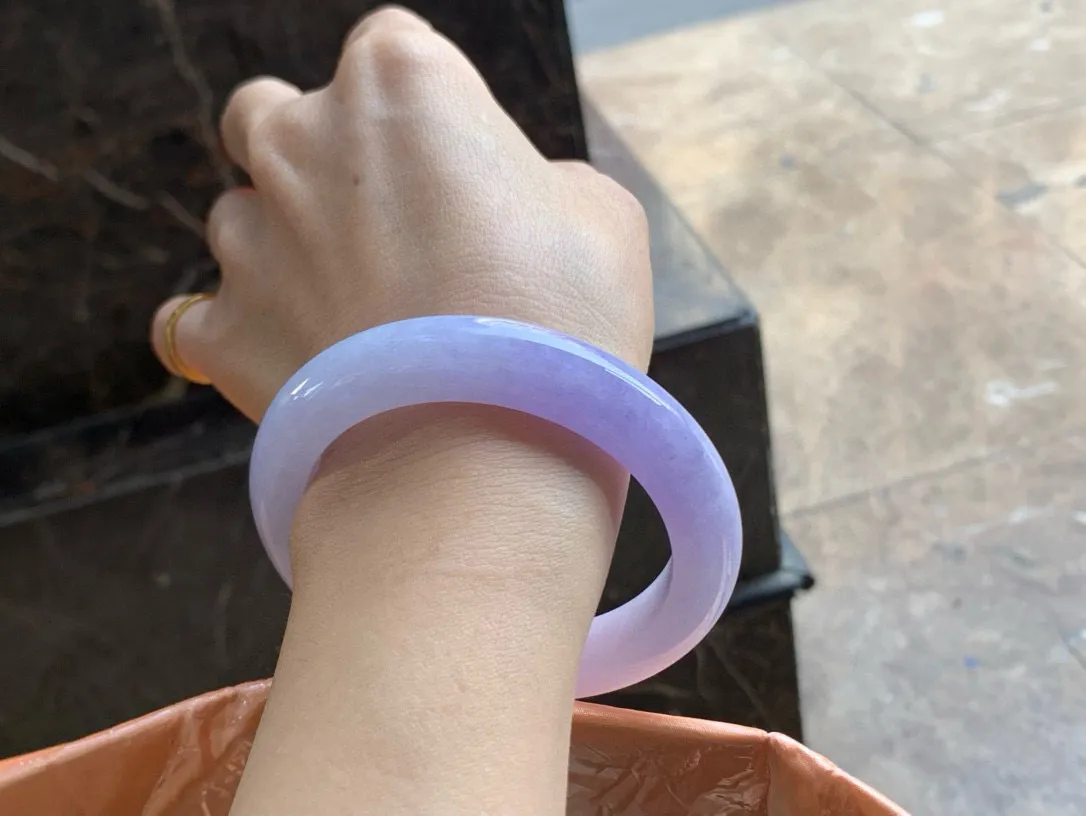 尺寸59.1/12.1/10.1，紫罗兰手镯
水润细腻