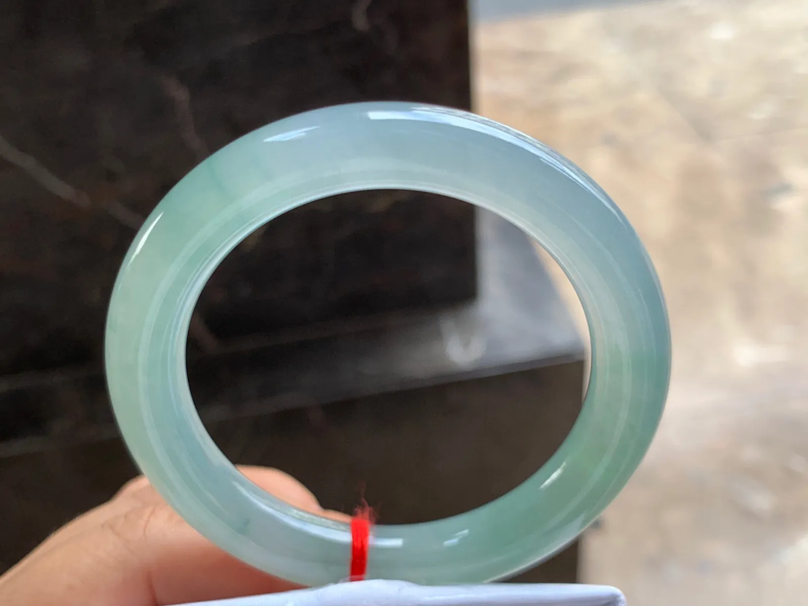 53.5-9.5mm
冰种晴水圆条手镯 水润冰透 清新