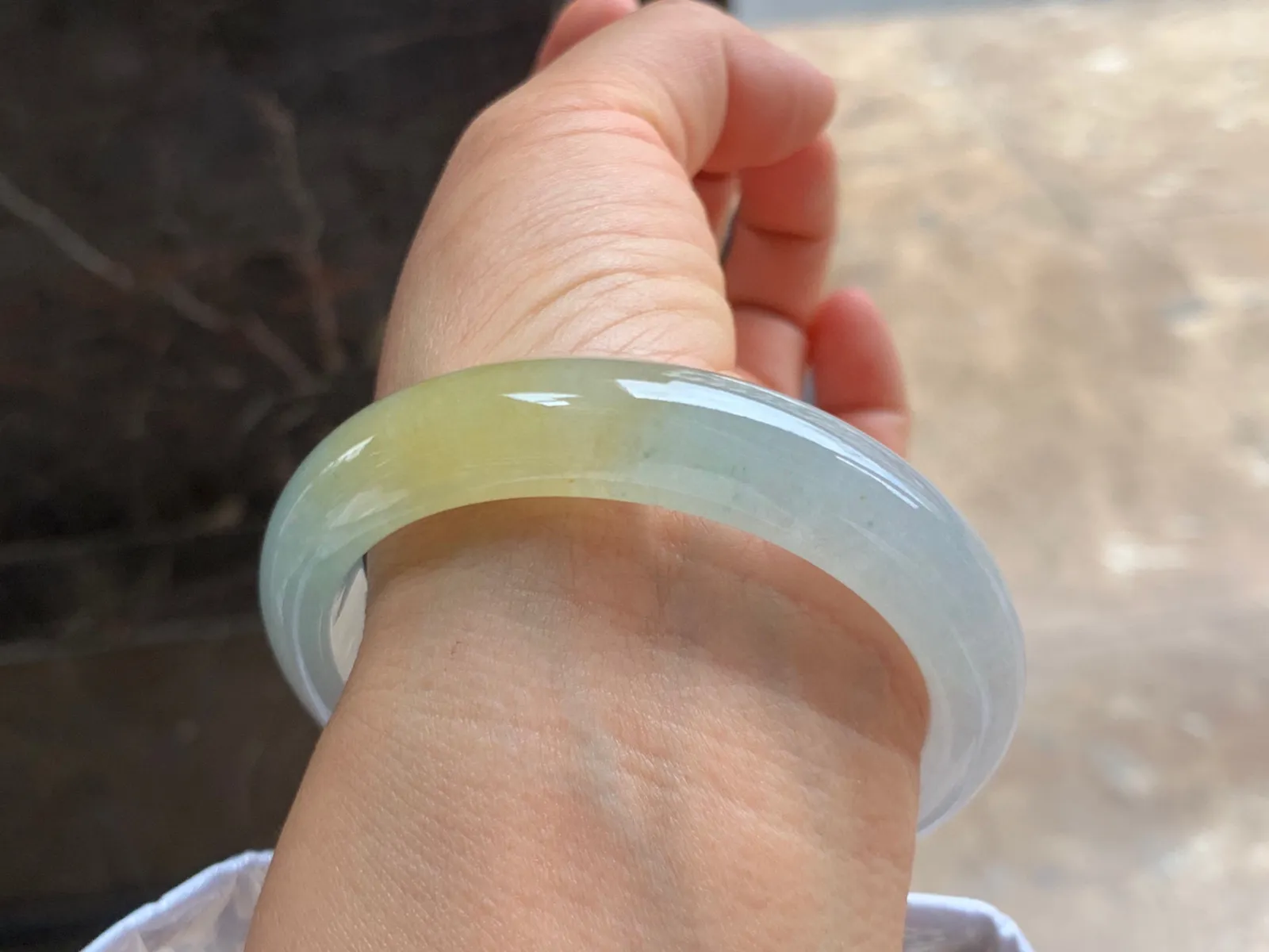 56-12.5-8mm
冰黄翡手镯 种好水润 颜色漂亮